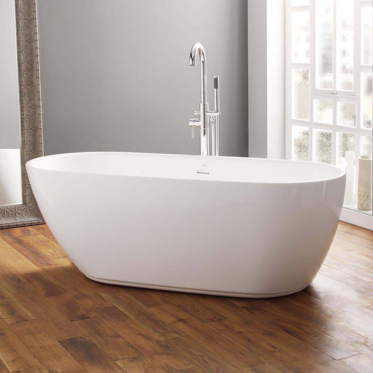 Modern best sale freestanding bath