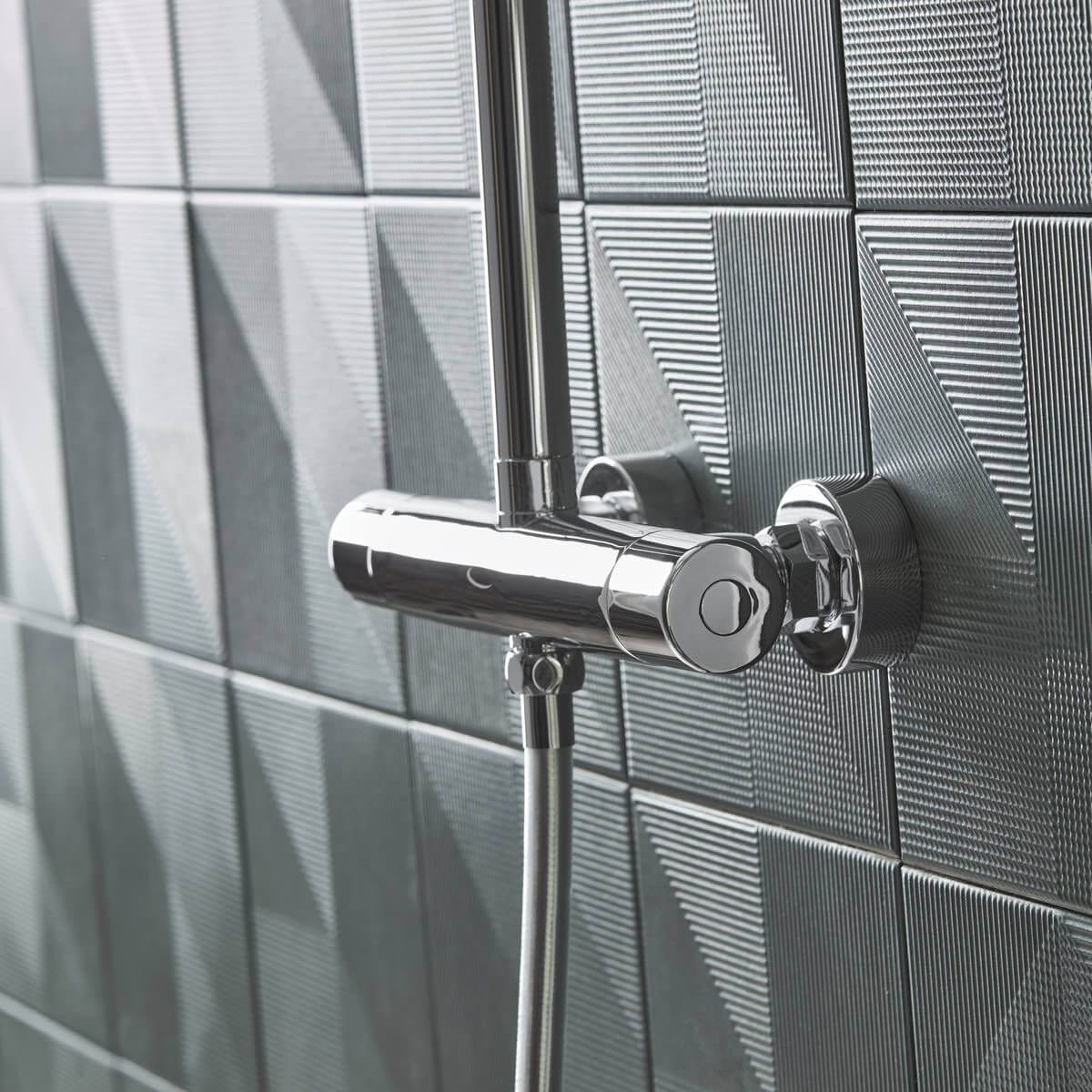 SQT2209 Tavistock Quantum Cool Touch Thermostatic Bar Valve Shower