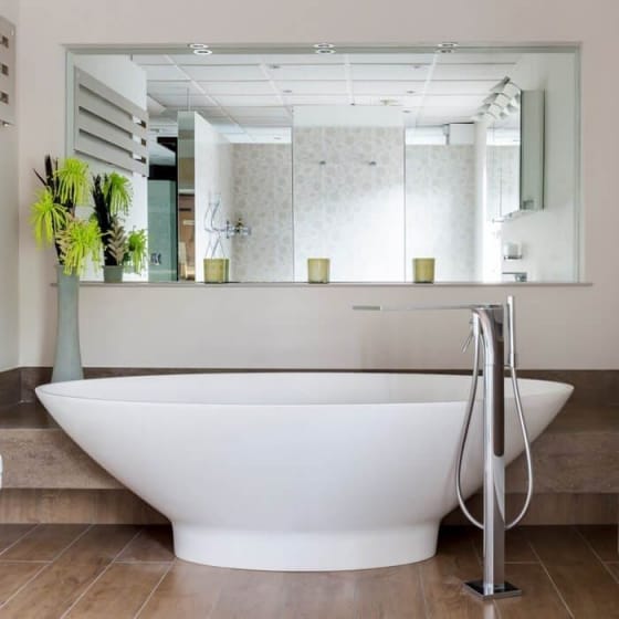 Image of BC Designs Tasse Freestanding Bath